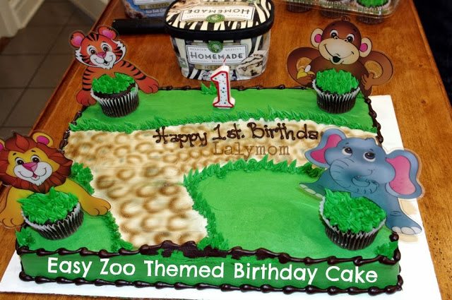 Easy Zoo Themed Birthday Cake from Lalymom