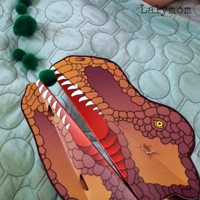 Snappets Dinosaur Crafts. A super cool educational toy for dinosaur unit studies, kid-made movies, pretend play an more on Lalymom.com