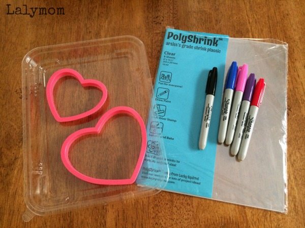 How to bake shrinky dinks to make friendship gifts on Lalymom.com