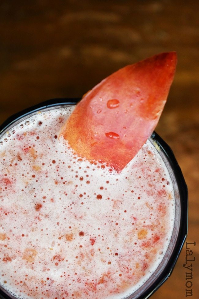 Crisp, refreshing Nectarine Strawberry Smoothie Recipe - this looks so healthy and delicious! Dairy free and gluten free. 