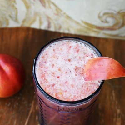 How to make an easy, delicious nectarine strawberry smoothie - great recipe